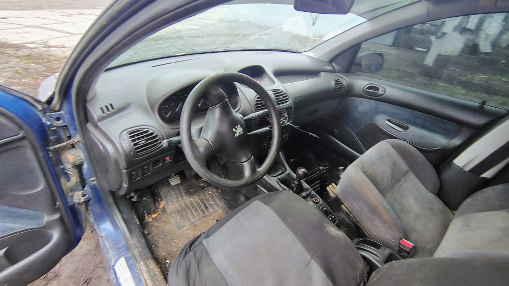 Бампер та інше пежо 206 2л. Дизель