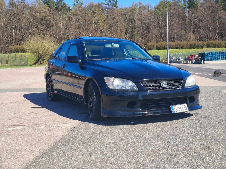 Lexus IS