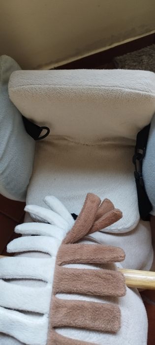 Cavalo de baloiço bebe