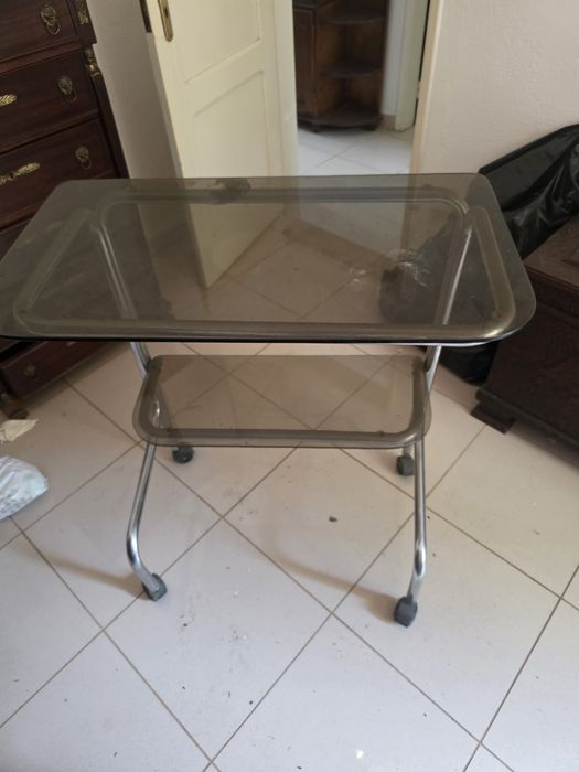Mesas com tampos de vidro