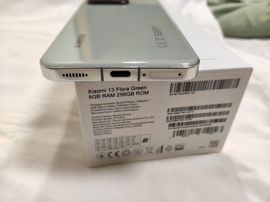 Xiaomi 13 смартфон