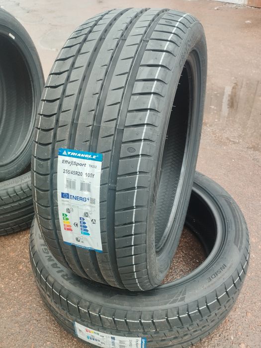 Шини Літні 
235/50 R20 104W XL Triangle EffeXSport TH202