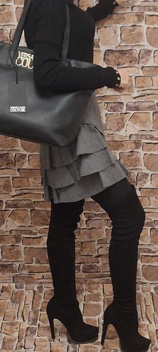 Spódnico-spodenki w kolorze szarym i czarnym Marki by o la la