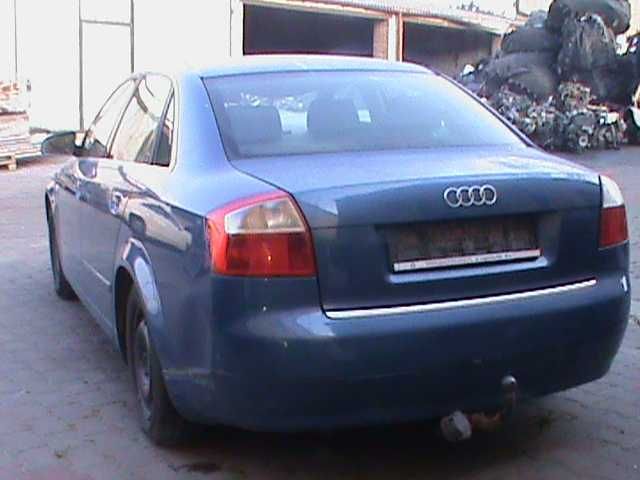 Audi A4B6 sedan Lampy   klapa drzwi  kod  lakieru   LZ5W
