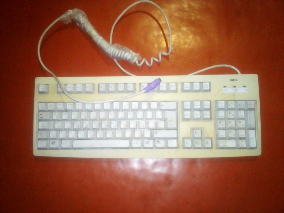 Клавиатура Nec Германия со штекером под старый компьютер