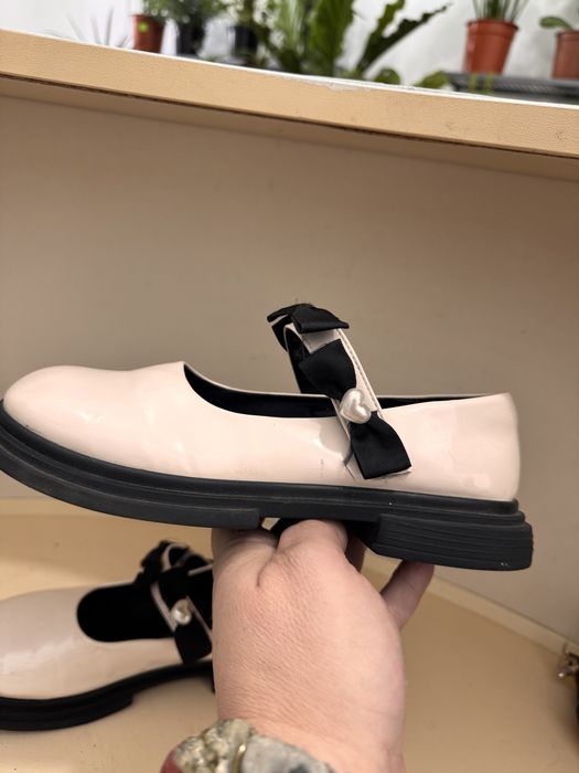 Змінне взуття для школи, Туфлі  молочно білого кольору