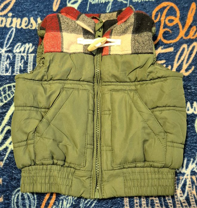 Утеплений стьобаний жилет на хлопчика 1 рік