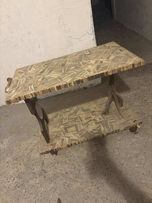 Stolik kawowy w stylu myśliwskim