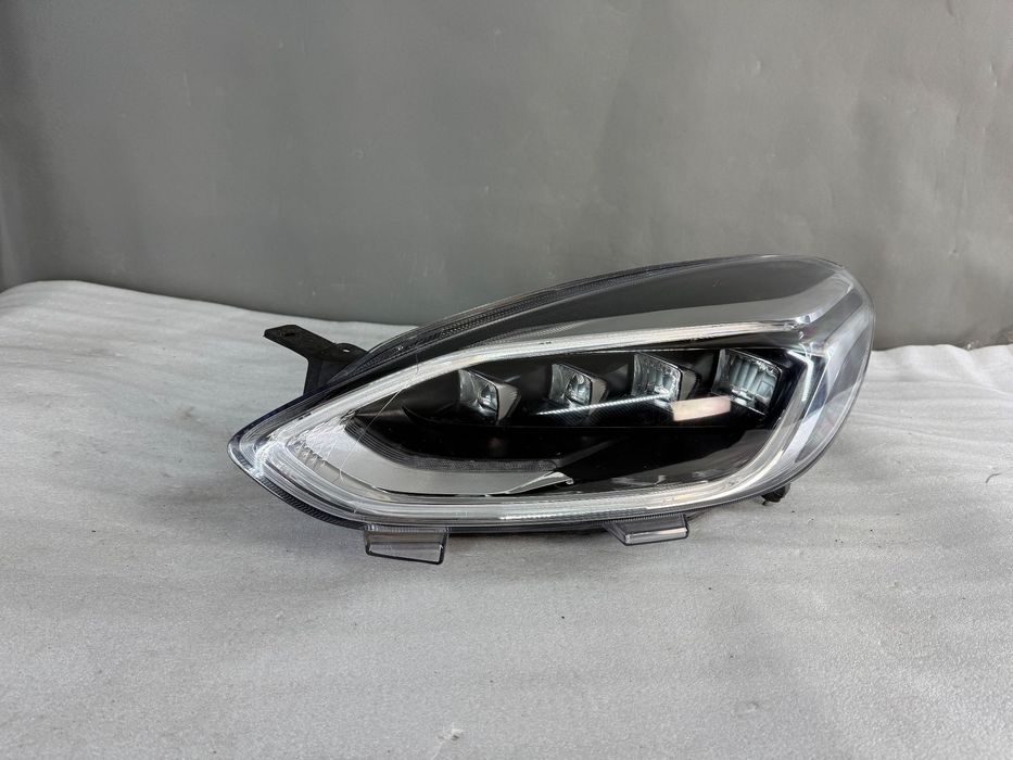 Reflektor lampa przednia lewa Ford Fiesta MK8 FULL LED H1BB-13E015-AD