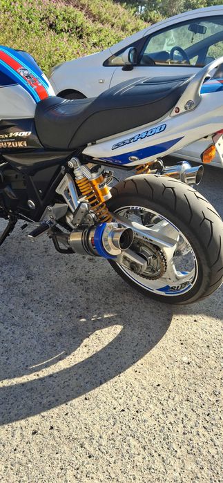 Suzuki gsx 1400 em  bom estado.