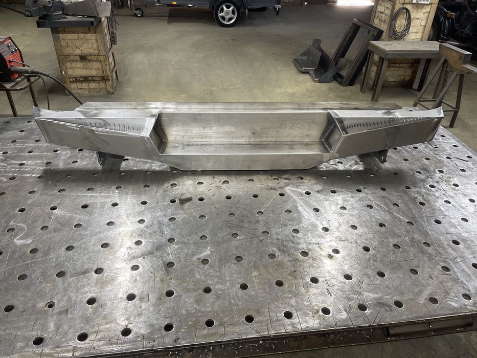 Бампер Toyota Hilux