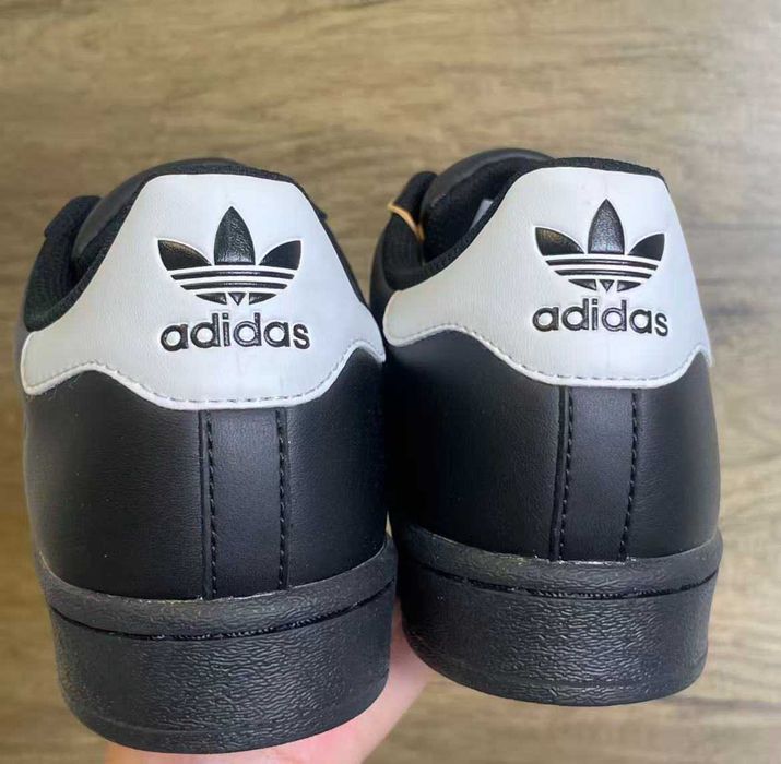 Superstar foundation Black 43