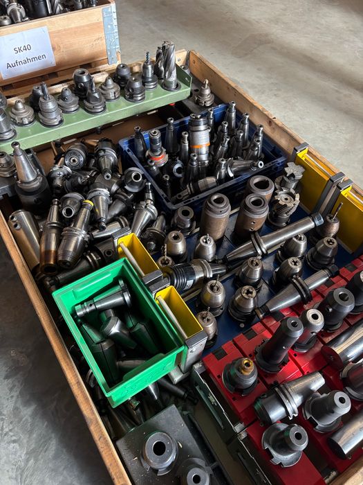 Тримачі інструментів SK40 до фрезерного верстату