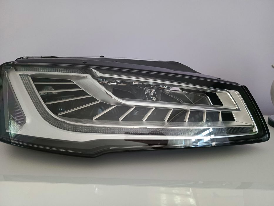 Lampa Audi A8 D4 lift