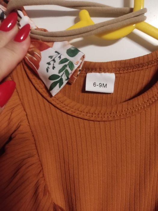 Sukienka  rozmiar 6-9 miesiąca.