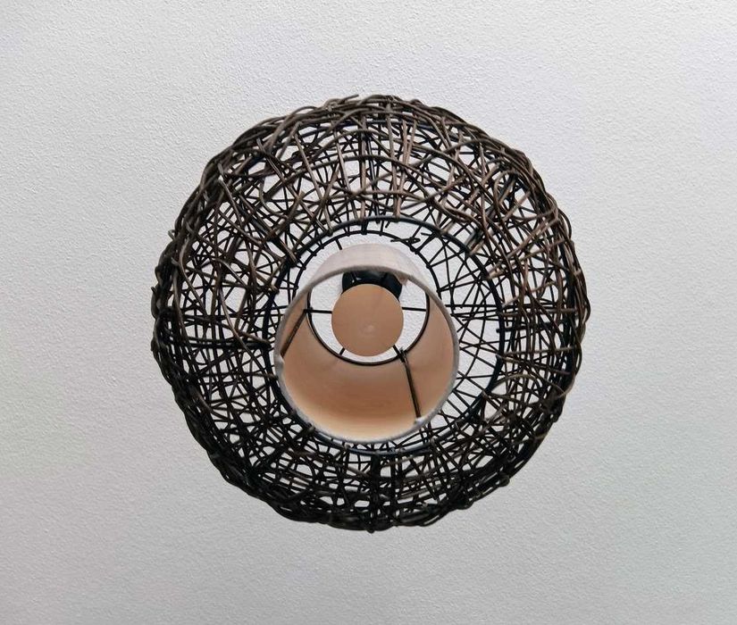 Candeeiro interior/exterior em vime e metal