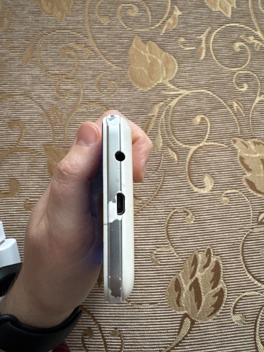 Телефон Mobistel Cynus T6