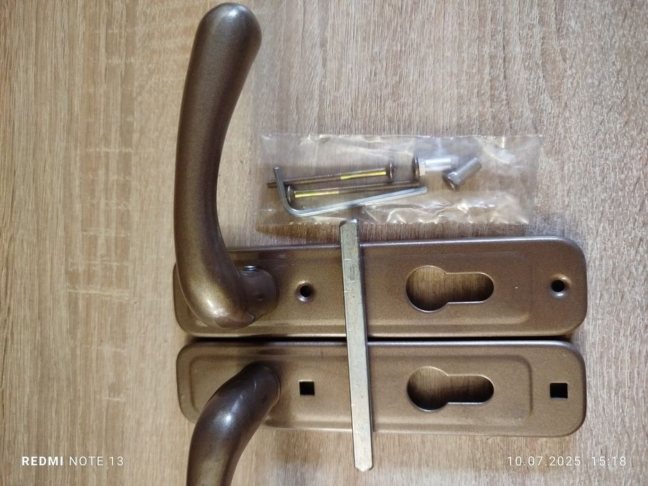 Klamka drzwiowa 72 mm na wklad