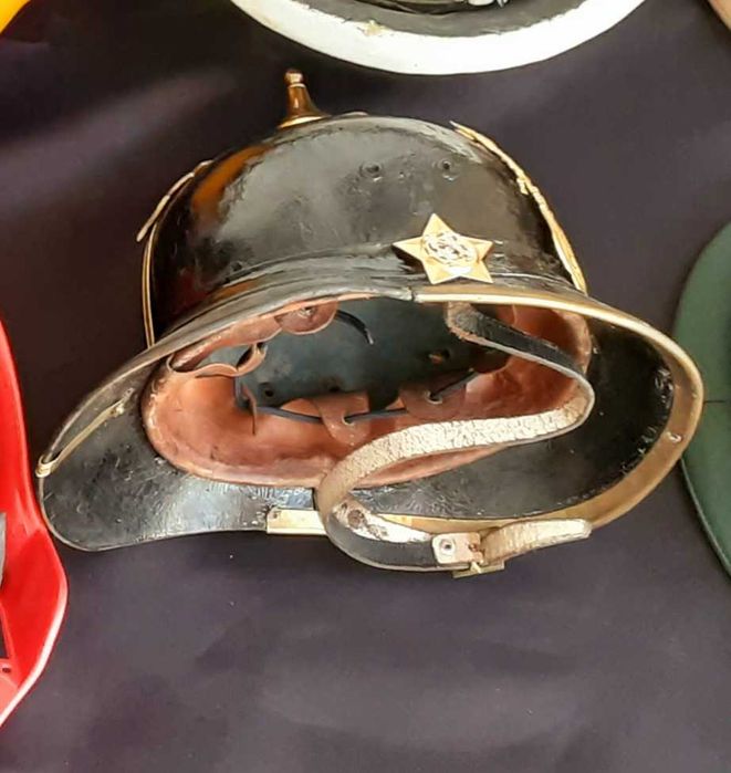 Capacete GNR Cerimónia Antigo De Coleção - 300€