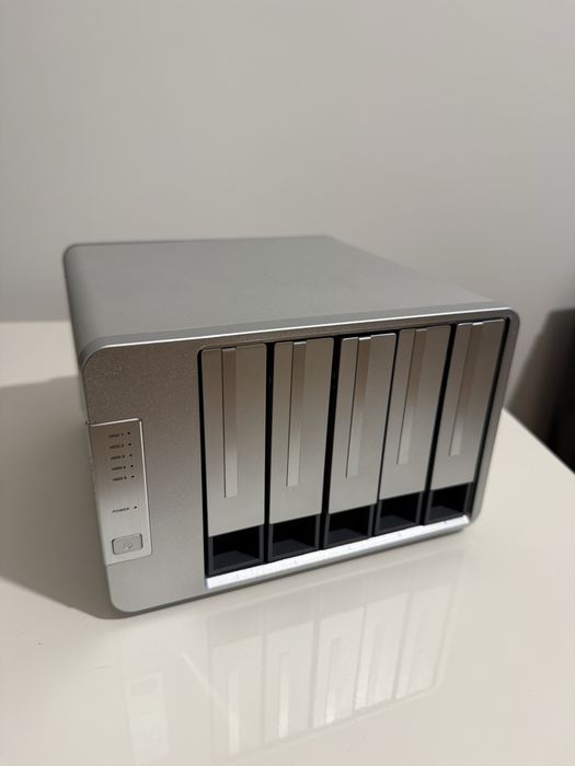 TerraMaster D5-300