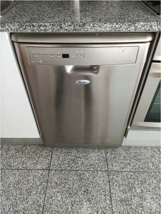 Máquina Lavar Loiça - Whirlpool ADP 6920 IX