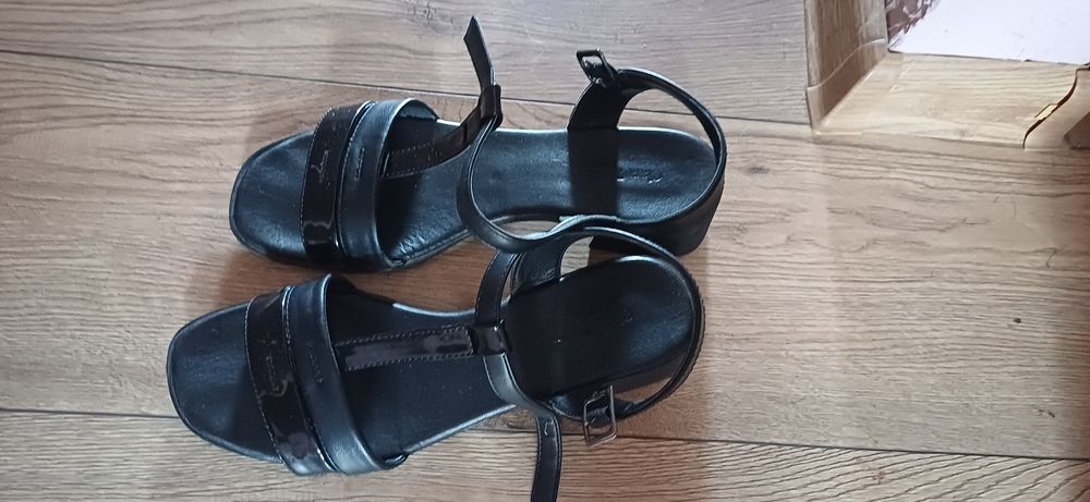 Sandały  czarne ccc