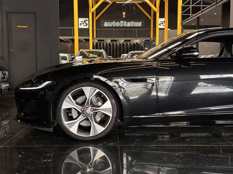 Jaguar F-Type 2.0 i4 R-Dynamic Black