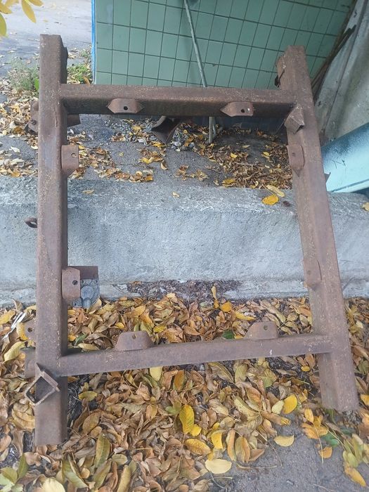 Продам раму і 2 платформи 2ПТС-4