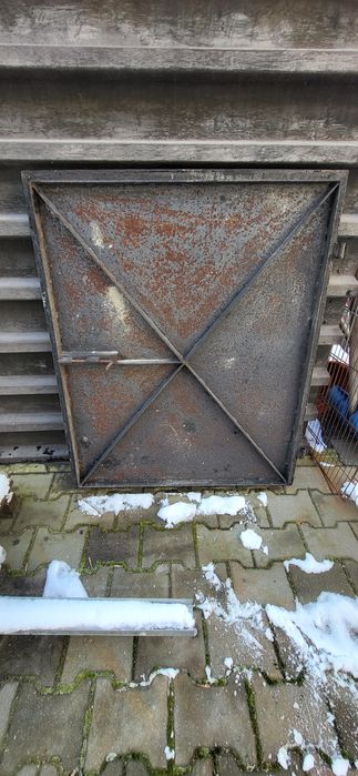 Okazja! Uzywana solidna klapa stalowa z zawiasami