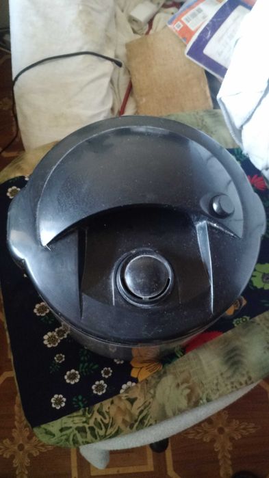 Мультиварка Redmond RMC-M4525  с чашей (под ремонт или запчасти)