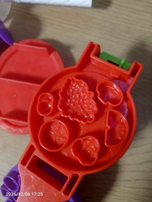 Набір інструментів Play-Doh  для ліплення та творчості