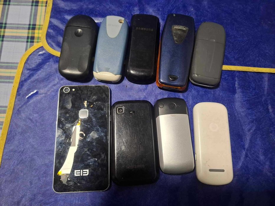 Vários   telemóveis