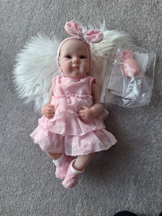 Lalka jak żywe dziecko reborn piękna NOWA duża prawie 50 cm , cala gum