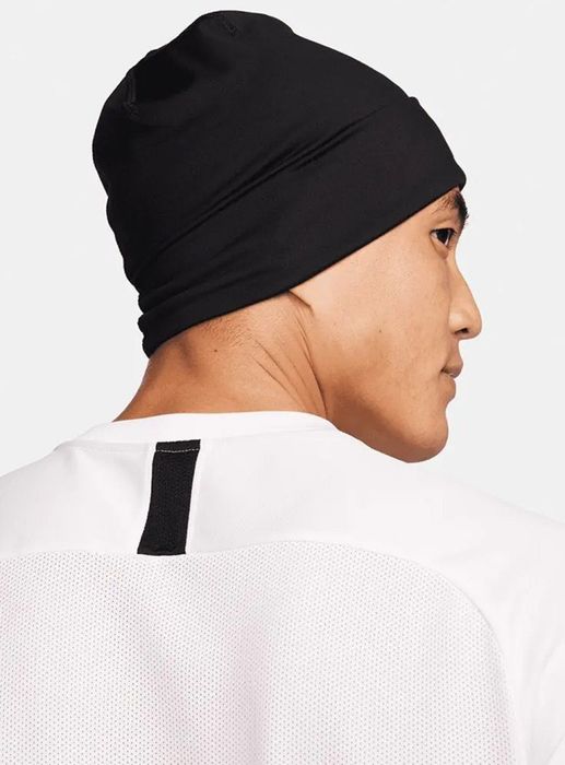Термо шапка Nike Peak Beanie для футболу, бігу чи тренувань