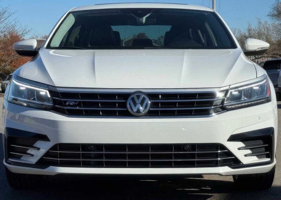 Volkswagen Passat SE R-Line      2019