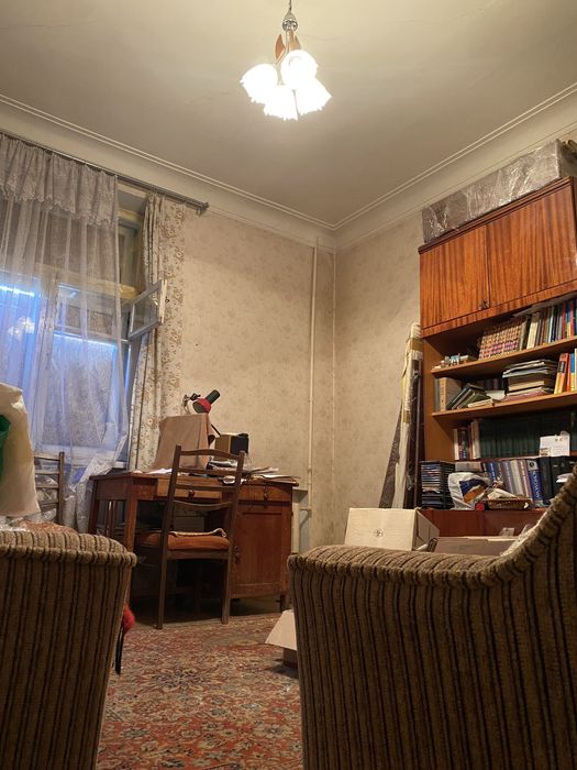 Продається 2-к квартира в центрі Запоріжжя: безпека, тиша та простір!