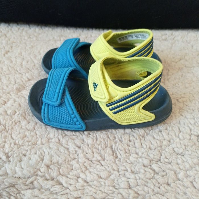 Sandałki dziecięce Adidas rozmiar 22