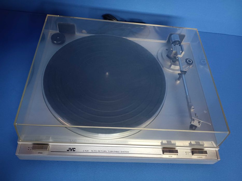 gira-discos JVC L-A21