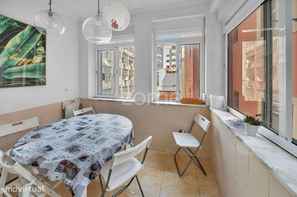 Apartamento T4 Intendente