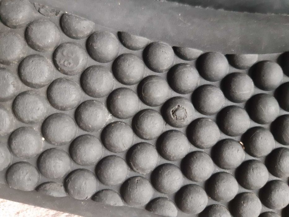 Leguano spinwyn buty boso