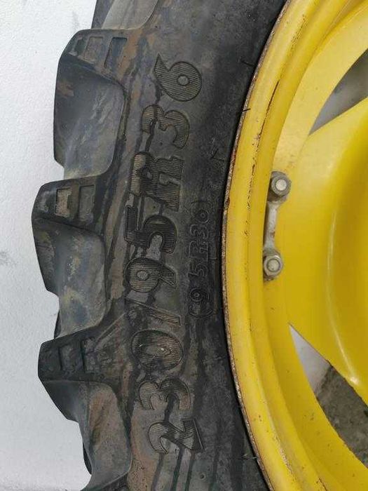2 Wąskie koła uprawowe 9,5r36, 230/95r36 john deere