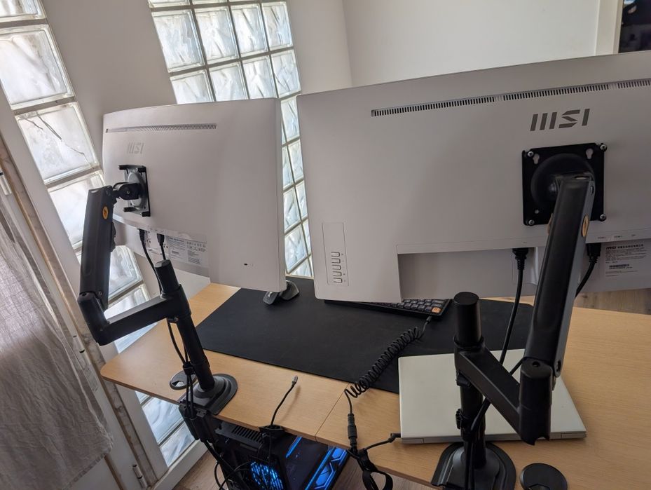 2x Monitor MSI 34" UltraWide Branco + 2 Braços NB + Secretária Flexispot