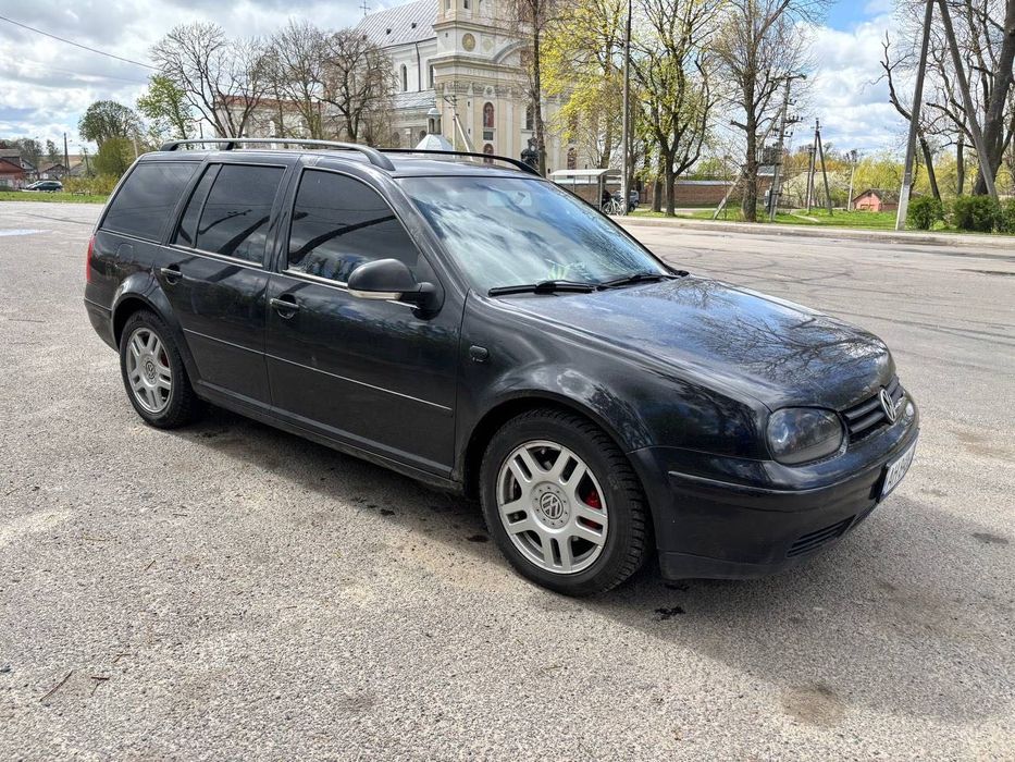 Авто golf 4 дизель 1,9 (військовим, бо ввезено через фонд)