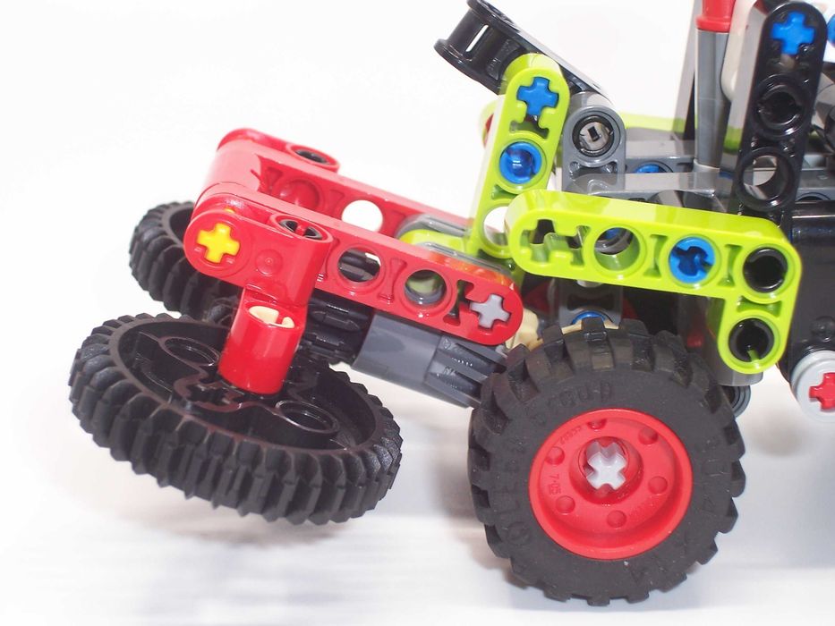 K48 Klocki LEGO Technic Mały traktor ciągnik rolniczy CLAAS XERION