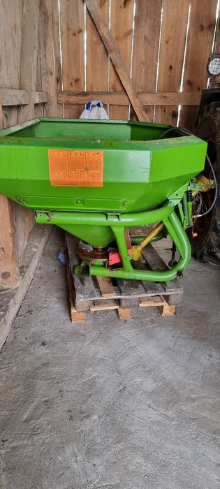 Rozsiewacz amazone 1000kg