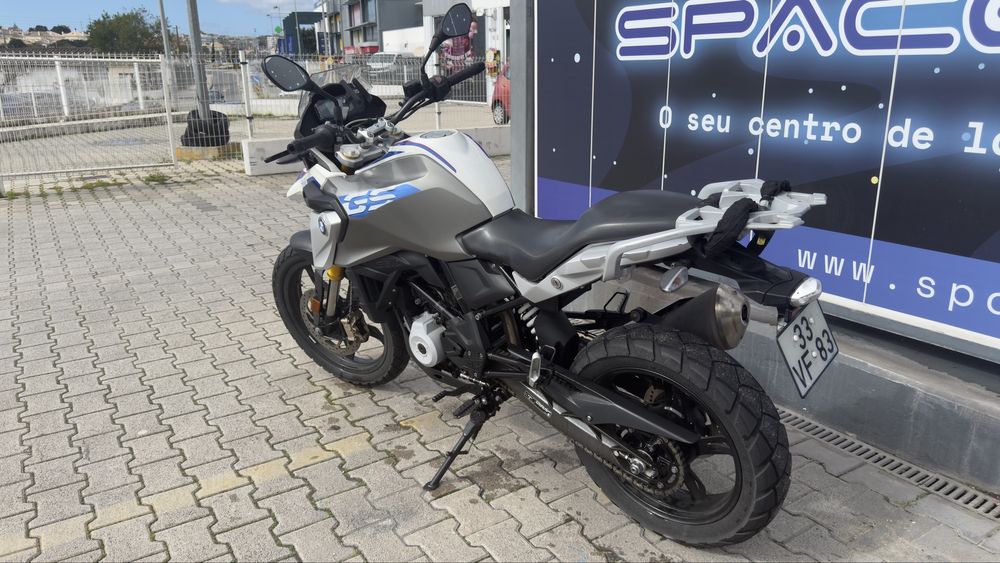 Moto BMW GS310.