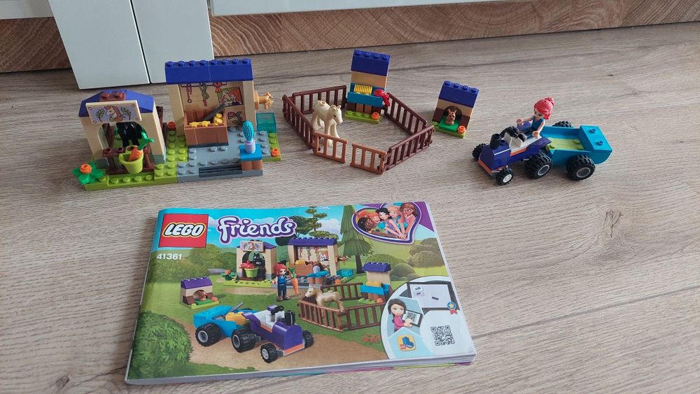 LEGO 41361 Friends - Stajnia ze źrebakami Mii