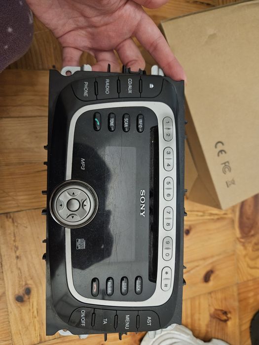 Rádio Sony Ford MP3 (Oval) - Focus / Mondeo / S-Max / Kuga