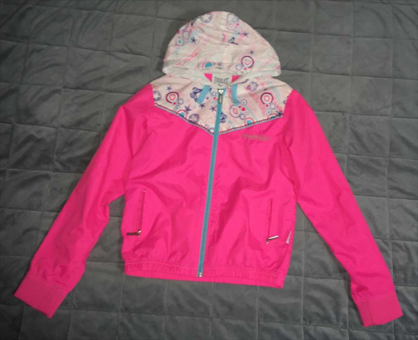 Яркая ветровка на девочку.11-12 лет.