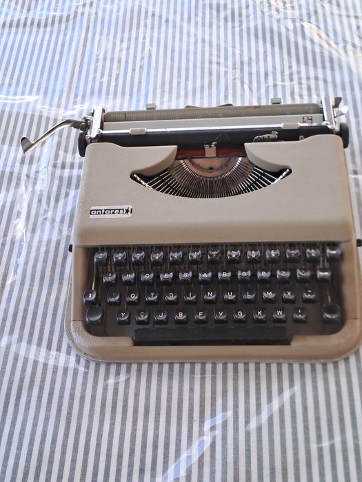 Máquina de Escrever Antiga